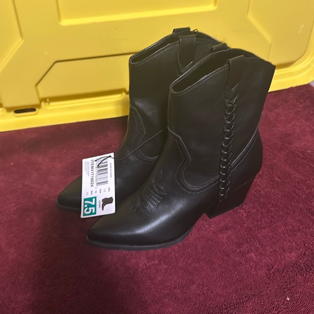 DV boots